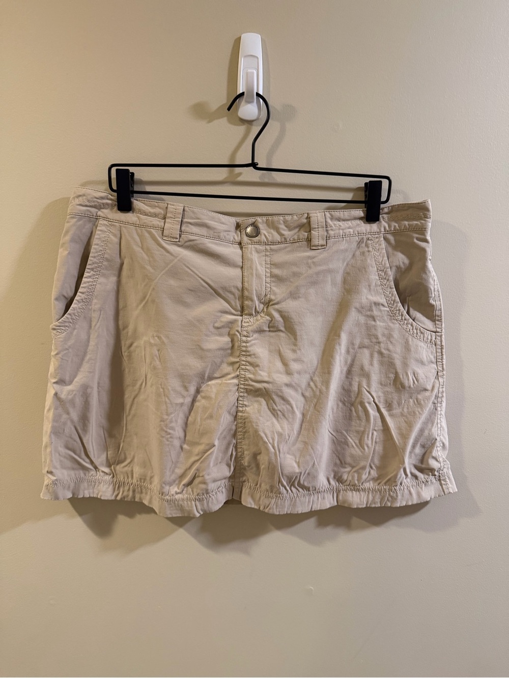 Eddie Bauer Light Beige Casual Skort